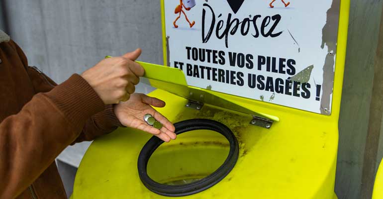 Piles et batteries au lithium