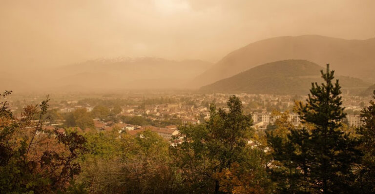 Pollution poussières désertiques Vif